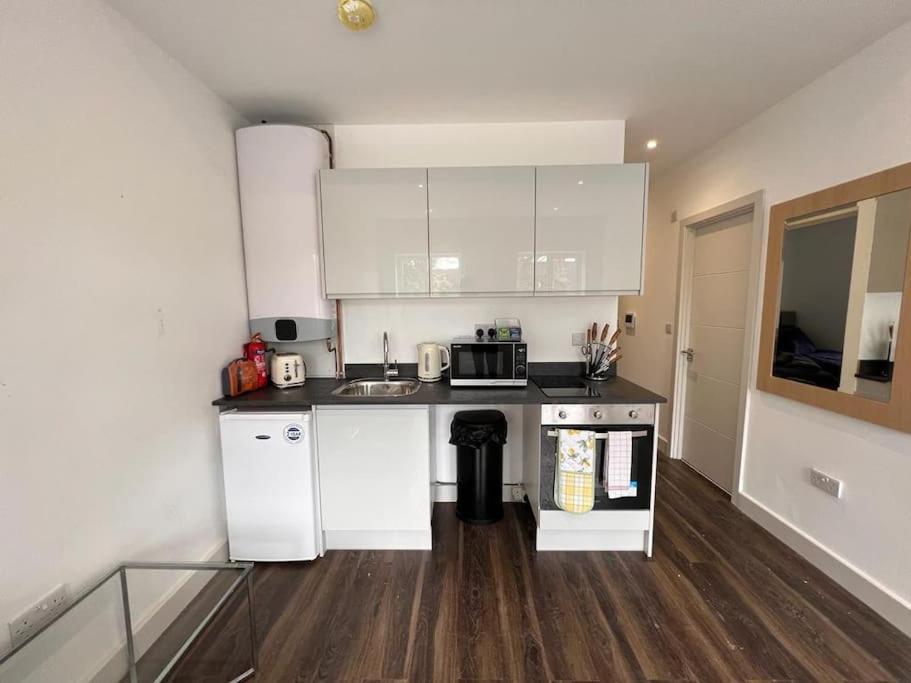 Star London Finchley Road 1-Bed Hideaway Londres Exterior foto